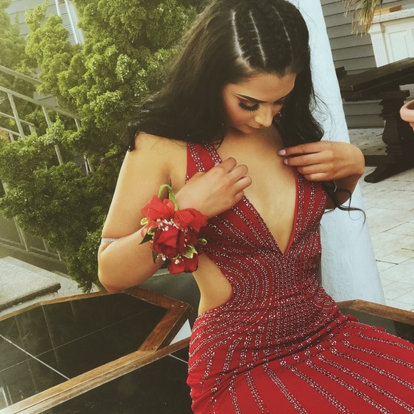 Red prom dress - Picture 1 of 7